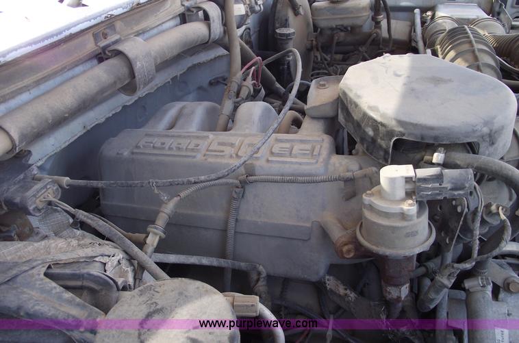 image for item A4143 1995 Ford F150 XL pickup truck