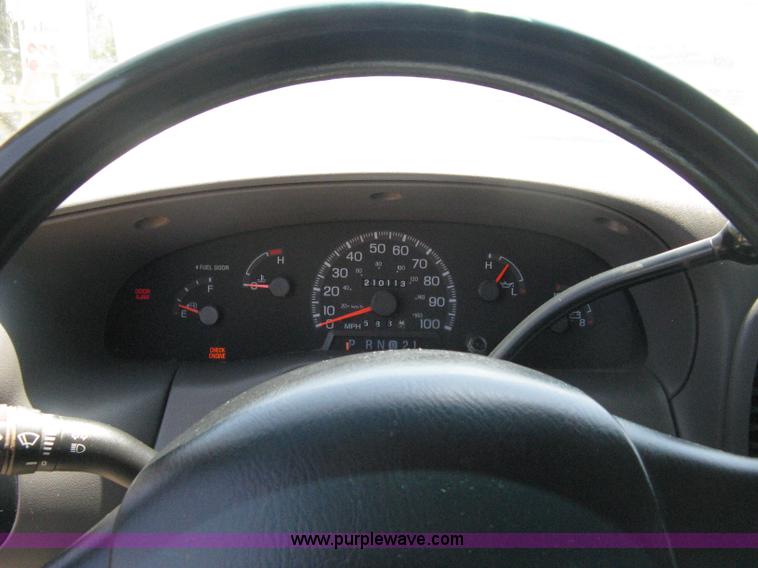 image for item A4283 1998 Ford F150 XL extended cab pickup truck