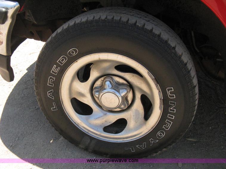 image for item A4283 1998 Ford F150 XL extended cab pickup truck