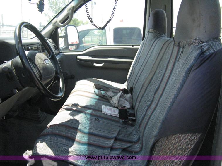 image for item A4287 2000 Ford F550 XL Super Duty pickup truck cab and chassis