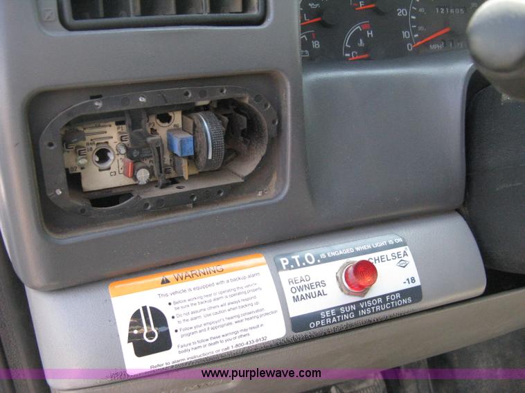 image for item A4287 2000 Ford F550 XL Super Duty pickup truck cab and chassis