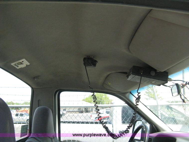 image for item A4287 2000 Ford F550 XL Super Duty pickup truck cab and chassis