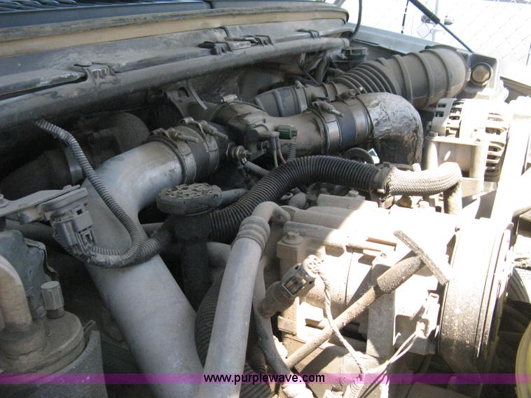 image for item A4287 2000 Ford F550 XL Super Duty pickup truck cab and chassis