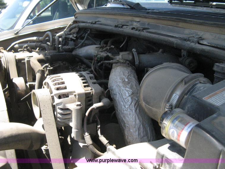 image for item A4287 2000 Ford F550 XL Super Duty pickup truck cab and chassis