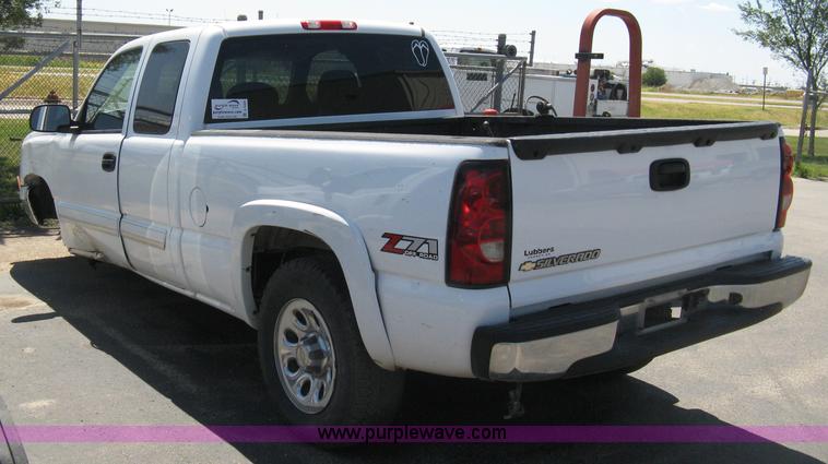 image for item A4288 2006 Chevrolet Silverado 1500 LS extended cab pickup truck