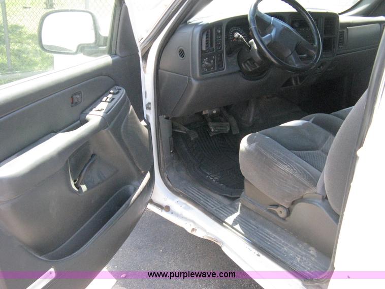 image for item A4288 2006 Chevrolet Silverado 1500 LS extended cab pickup truck