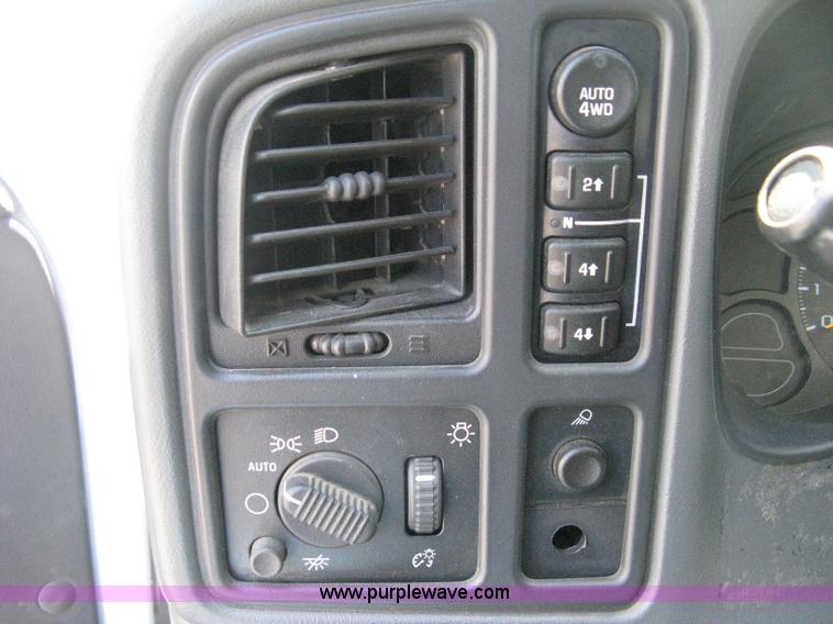 image for item A4288 2006 Chevrolet Silverado 1500 LS extended cab pickup truck