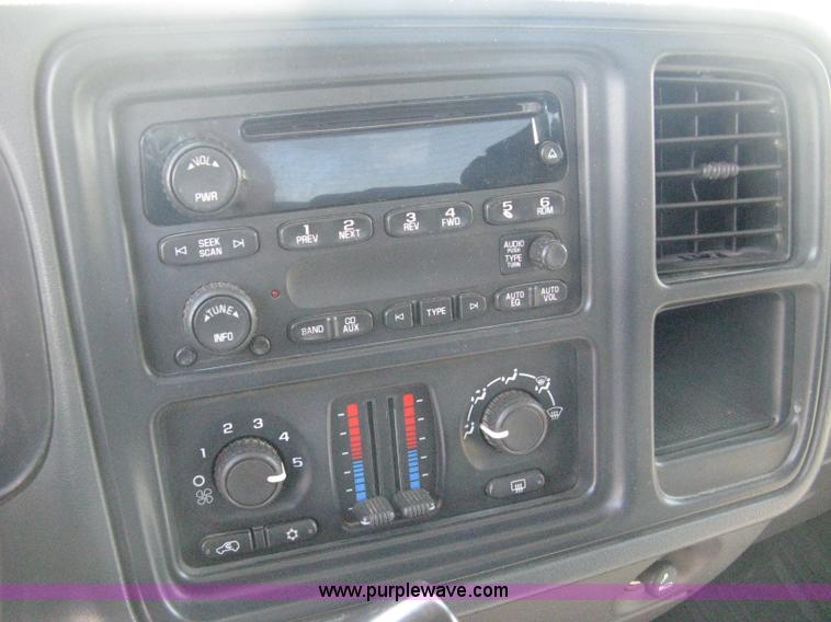 image for item A4288 2006 Chevrolet Silverado 1500 LS extended cab pickup truck