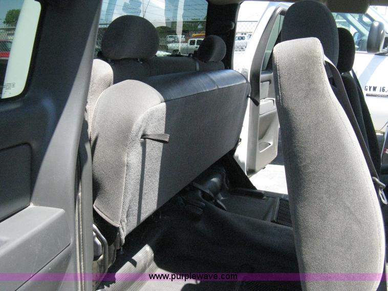 image for item A4288 2006 Chevrolet Silverado 1500 LS extended cab pickup truck