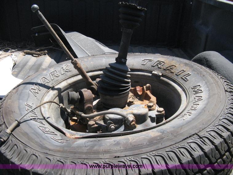 image for item A4288 2006 Chevrolet Silverado 1500 LS extended cab pickup truck