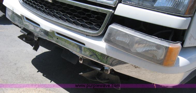 image for item A4288 2006 Chevrolet Silverado 1500 LS extended cab pickup truck