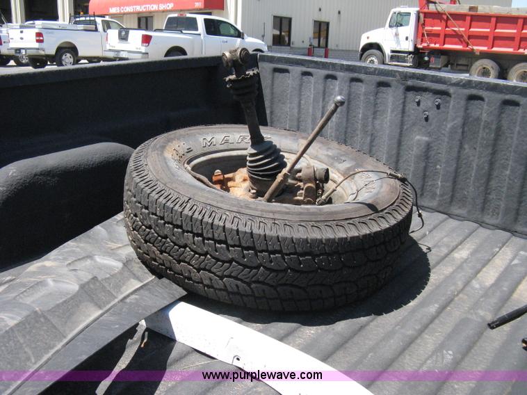 image for item A4288 2006 Chevrolet Silverado 1500 LS extended cab pickup truck