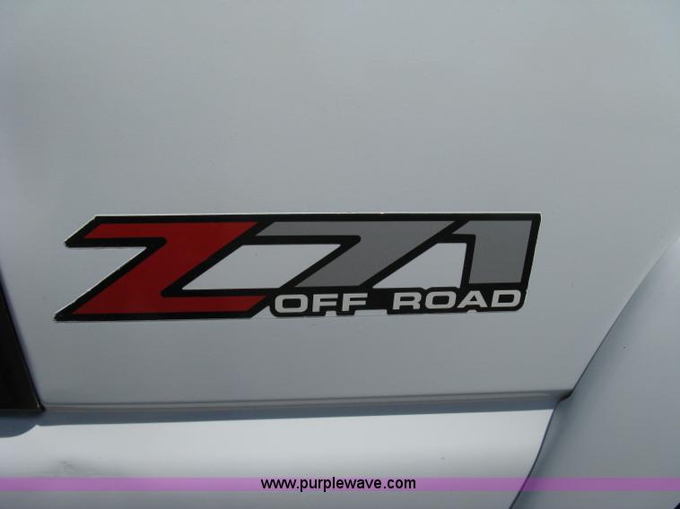 image for item A4288 2006 Chevrolet Silverado 1500 LS extended cab pickup truck