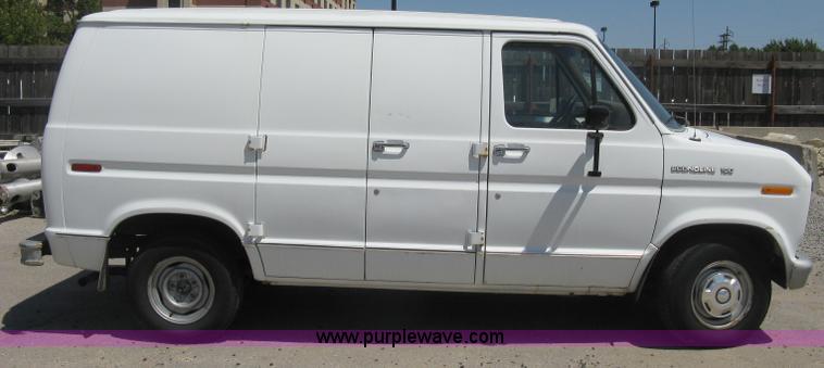 1990 Ford E150 cargo van in Wichita, KS | Item A4294 sold | Purple Wave