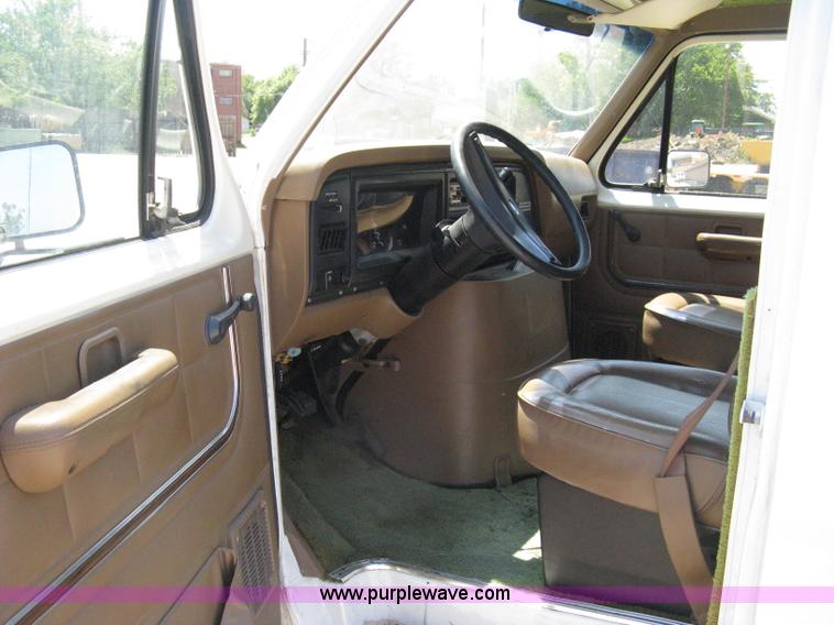image for item A4294 1990 Ford E150 cargo van