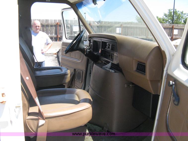 image for item A4294 1990 Ford E150 cargo van