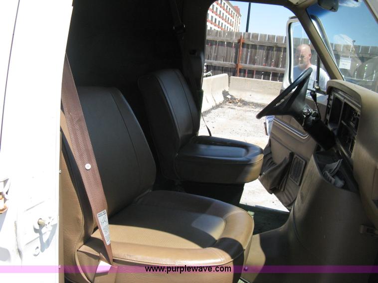 image for item A4294 1990 Ford E150 cargo van