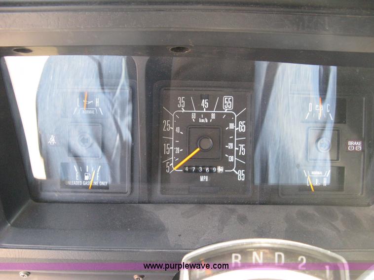 image for item A4294 1990 Ford E150 cargo van