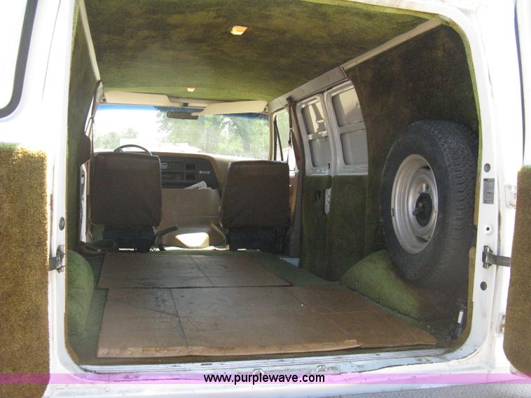 image for item A4294 1990 Ford E150 cargo van