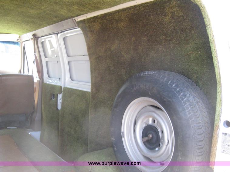 image for item A4294 1990 Ford E150 cargo van
