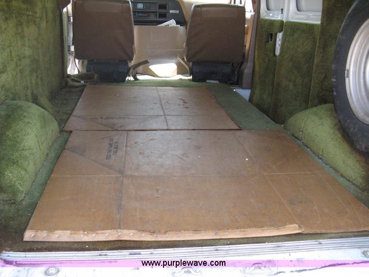 image for item A4294 1990 Ford E150 cargo van