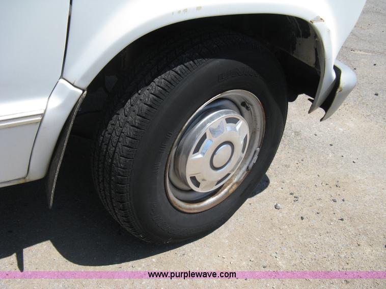 image for item A4294 1990 Ford E150 cargo van