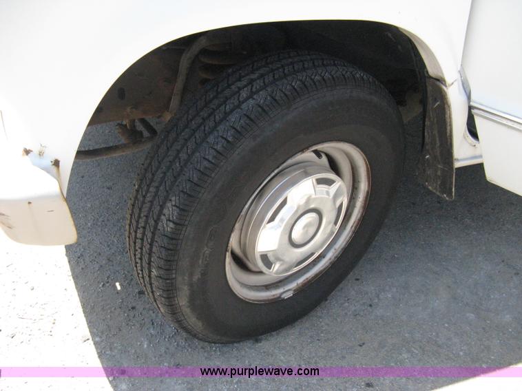 image for item A4294 1990 Ford E150 cargo van