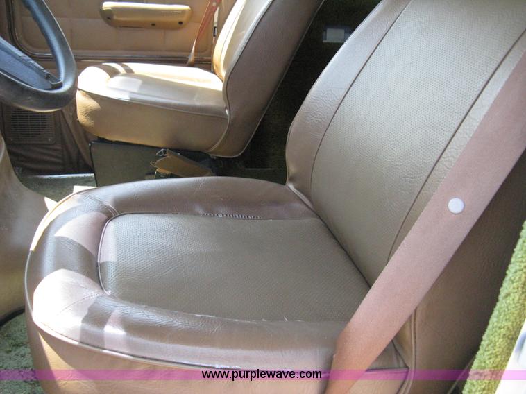 image for item A4294 1990 Ford E150 cargo van