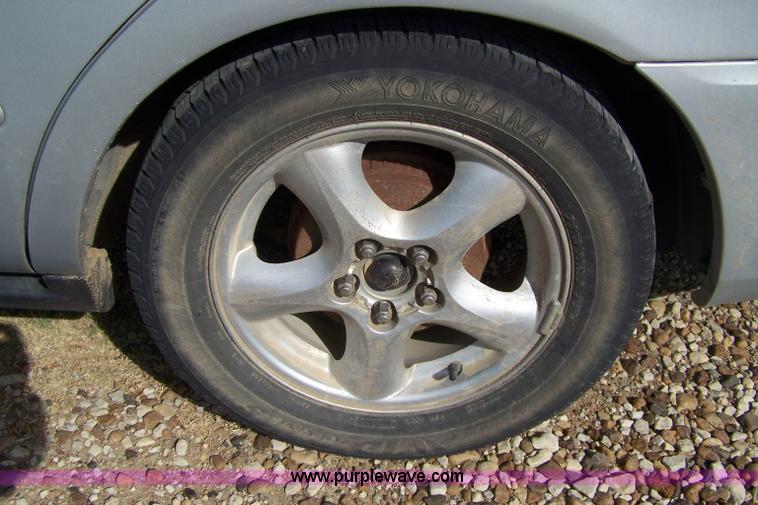 image for item A4528 2004 Ford Taurus SES