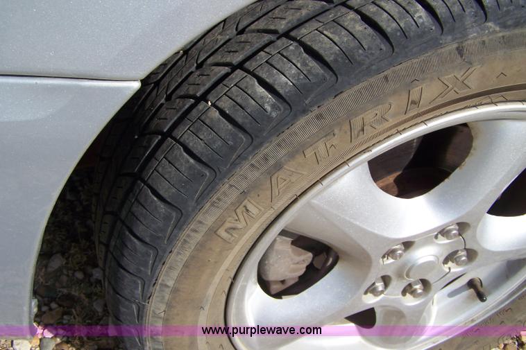 image for item A4528 2004 Ford Taurus SES