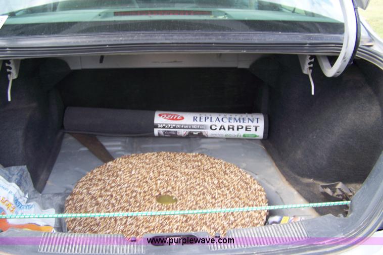 image for item A4528 2004 Ford Taurus SES