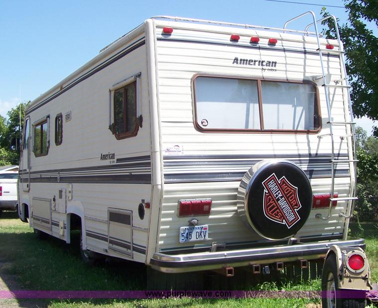 image for item A4530 1987 Chevrolet P30 25' American/Cobra motor home