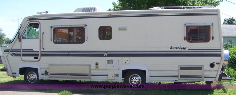 image for item A4530 1987 Chevrolet P30 25' American/Cobra motor home