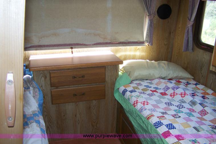 image for item A4530 1987 Chevrolet P30 25' American/Cobra motor home