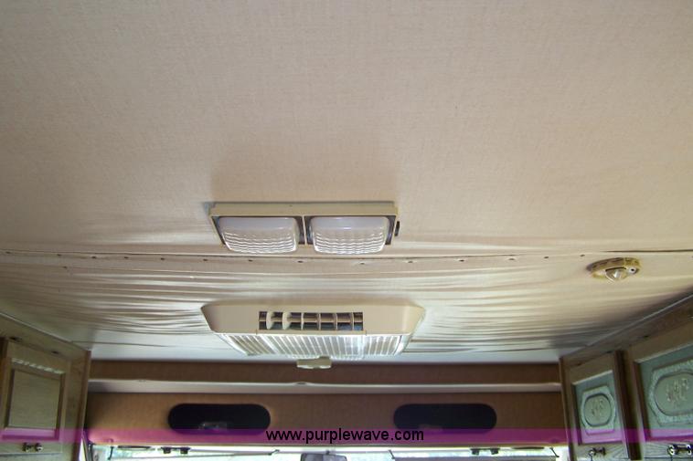 image for item A4530 1987 Chevrolet P30 25' American/Cobra motor home