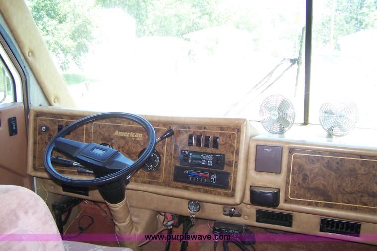 image for item A4530 1987 Chevrolet P30 25' American/Cobra motor home