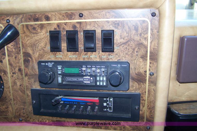 image for item A4530 1987 Chevrolet P30 25' American/Cobra motor home