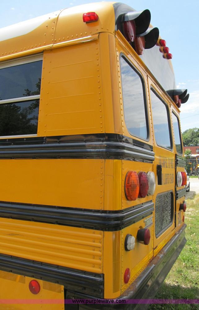 image for item A4919 2001 Thomas Saf-T-Liner school bus