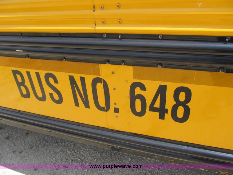 image for item A4919 2001 Thomas Saf-T-Liner school bus
