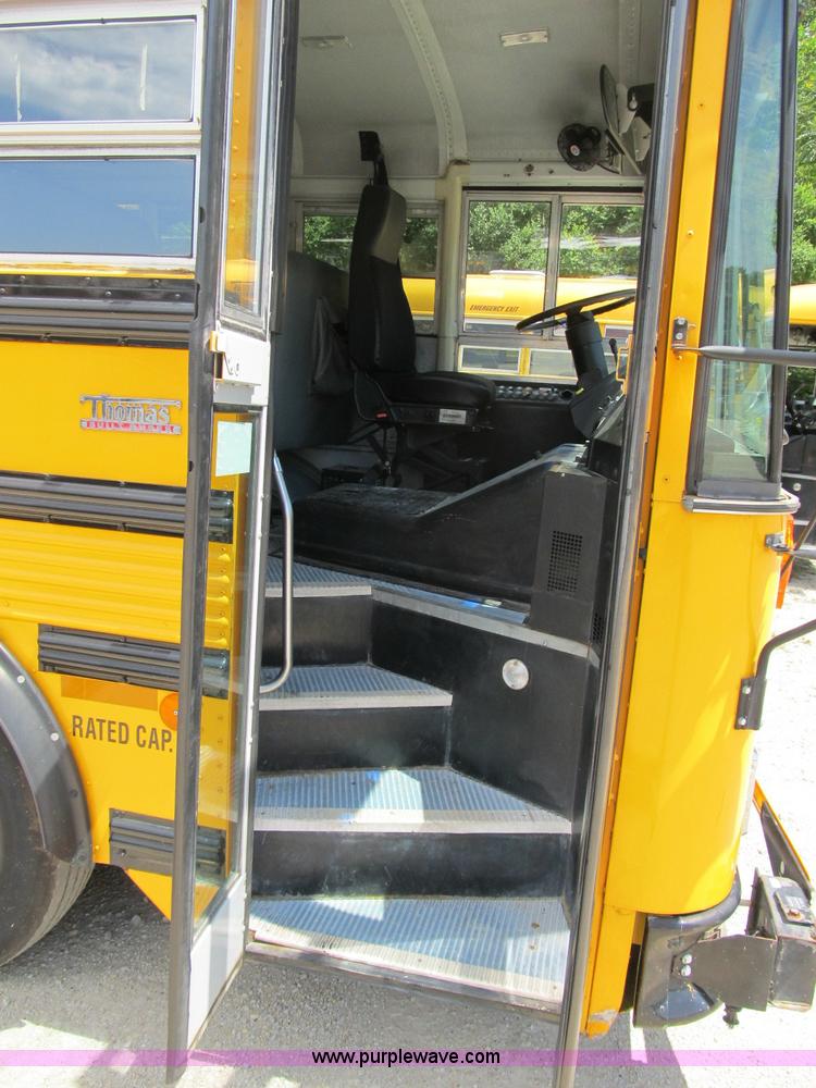 image for item A4919 2001 Thomas Saf-T-Liner school bus