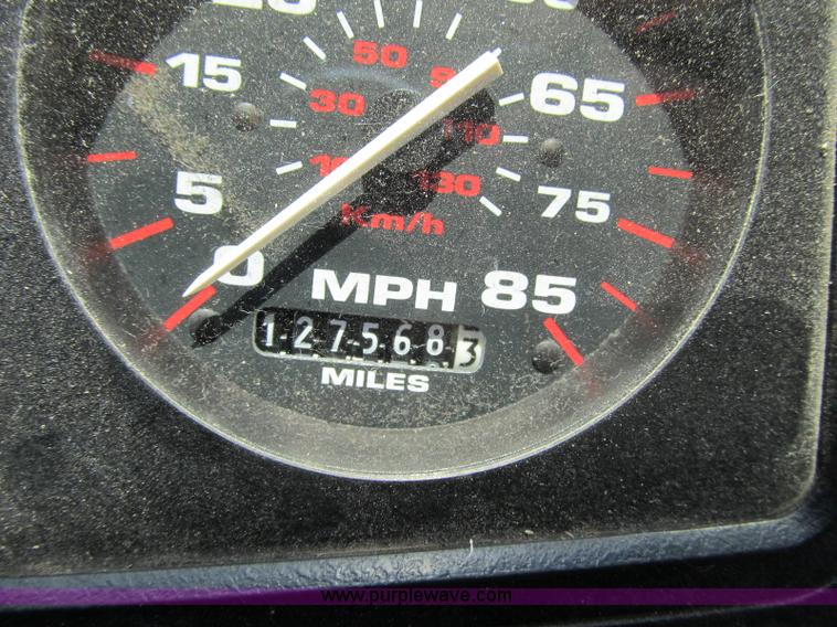 image for item A4919 2001 Thomas Saf-T-Liner school bus