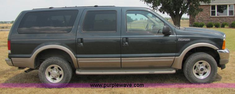 image for item A5068 2000 Ford Excursion Limited SUV