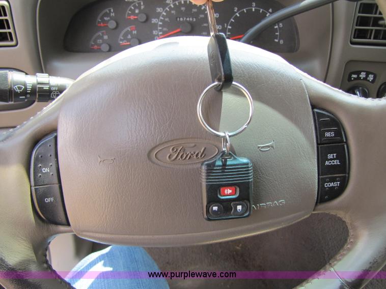 image for item A5068 2000 Ford Excursion Limited SUV