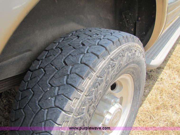 image for item A5068 2000 Ford Excursion Limited SUV