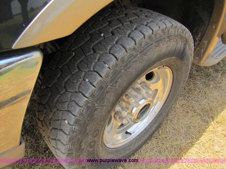 image for item A5068 2000 Ford Excursion Limited SUV