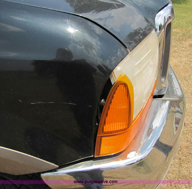 image for item A5068 2000 Ford Excursion Limited SUV