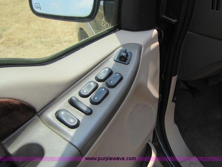 image for item A5068 2000 Ford Excursion Limited SUV