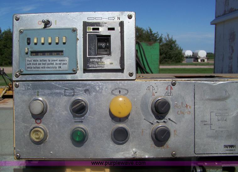 image for item A9500 1978 Kysor HA250 horizontal metal band saw