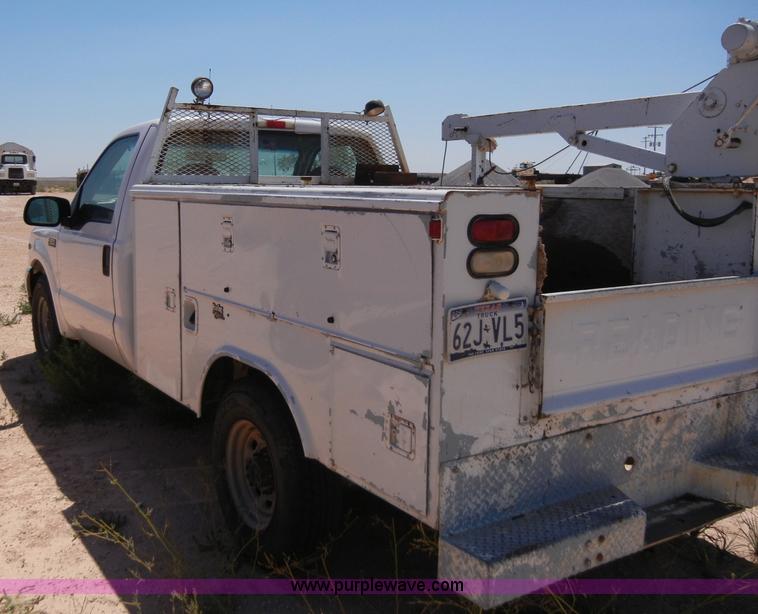 image for item A9736 2000 Ford F250 pickup truck