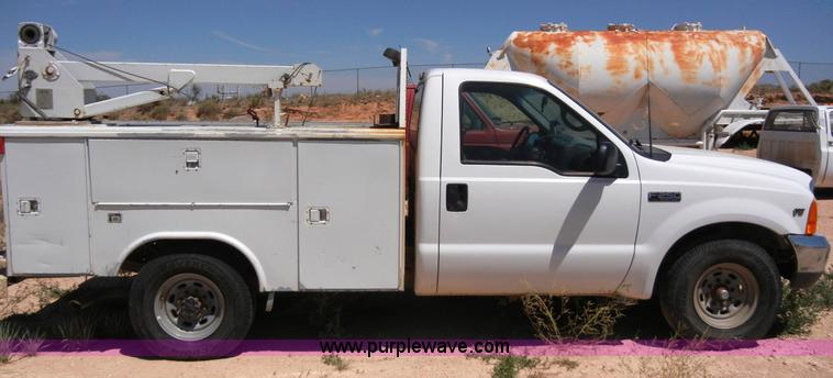 image for item A9736 2000 Ford F250 pickup truck